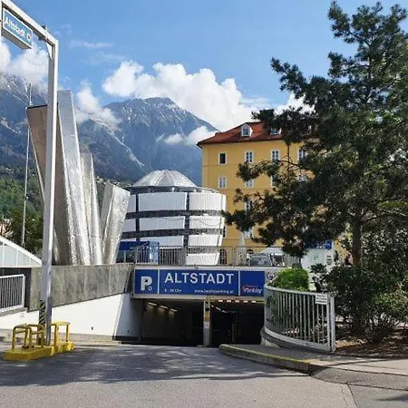 Mydistrict Hidden Gems - Innrain 02 Appartement Innsbruck