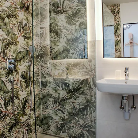 Mydistrict Hidden Gems - Innrain 02 Innsbruck