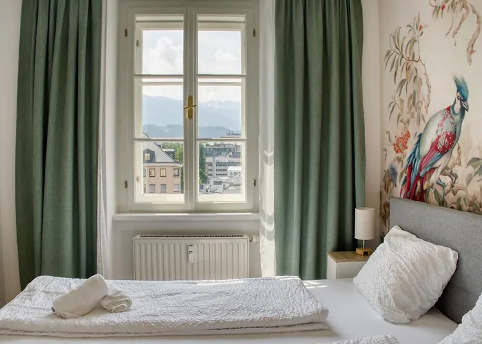 Mydistrict Hidden Gems - Innrain 02 * İnnsbruck